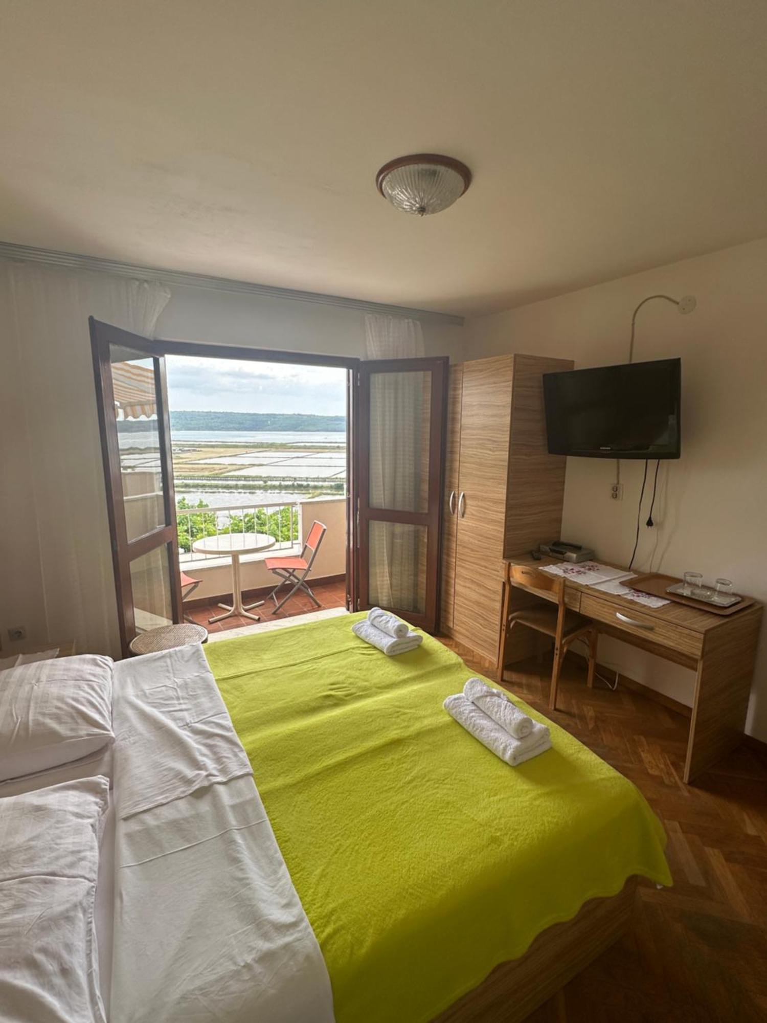 Rooms And Apartments Roza 波尔托罗 外观 照片